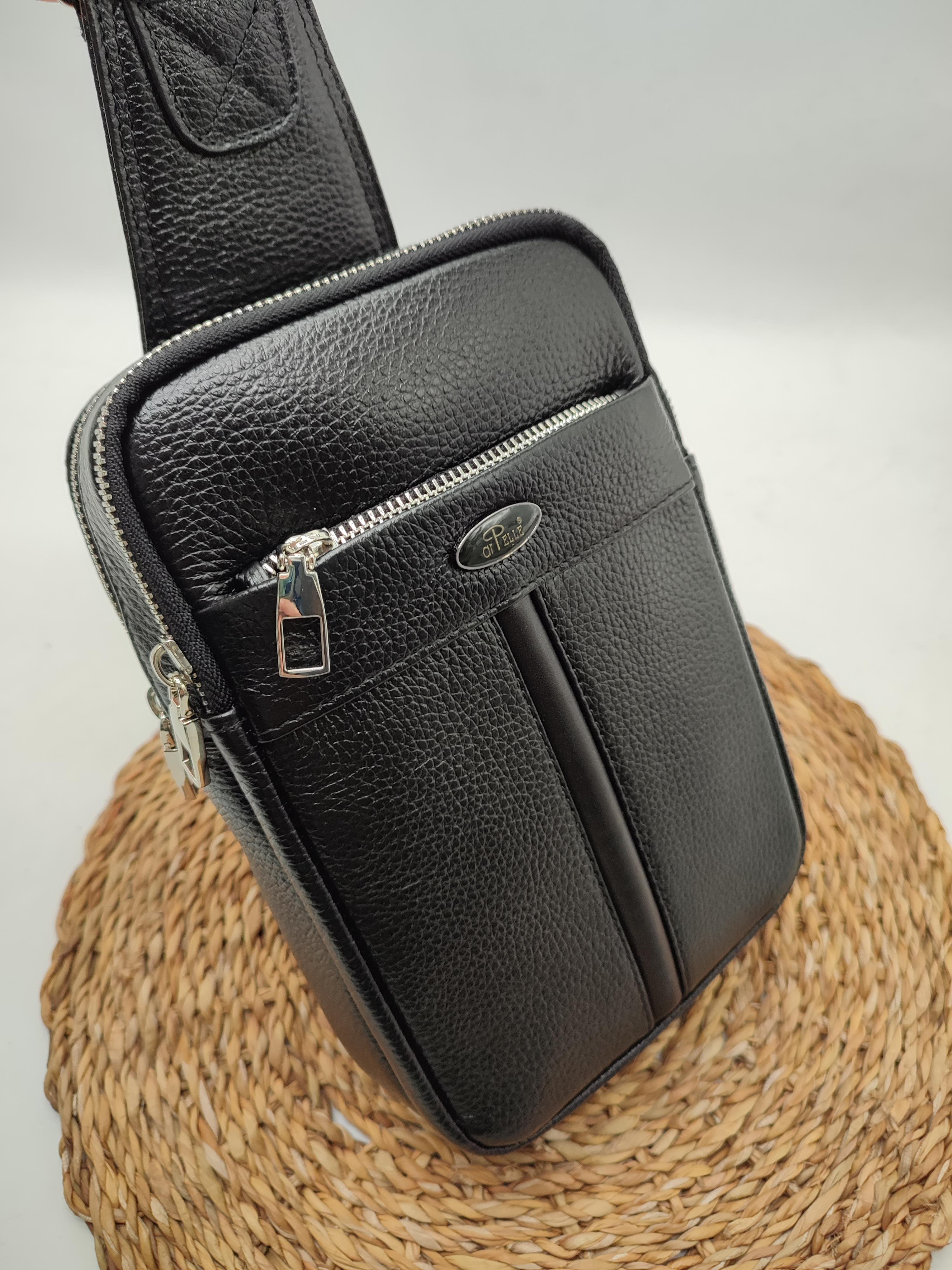 Siyah Renk Büyük Boy Deri Göğüs Çantası 