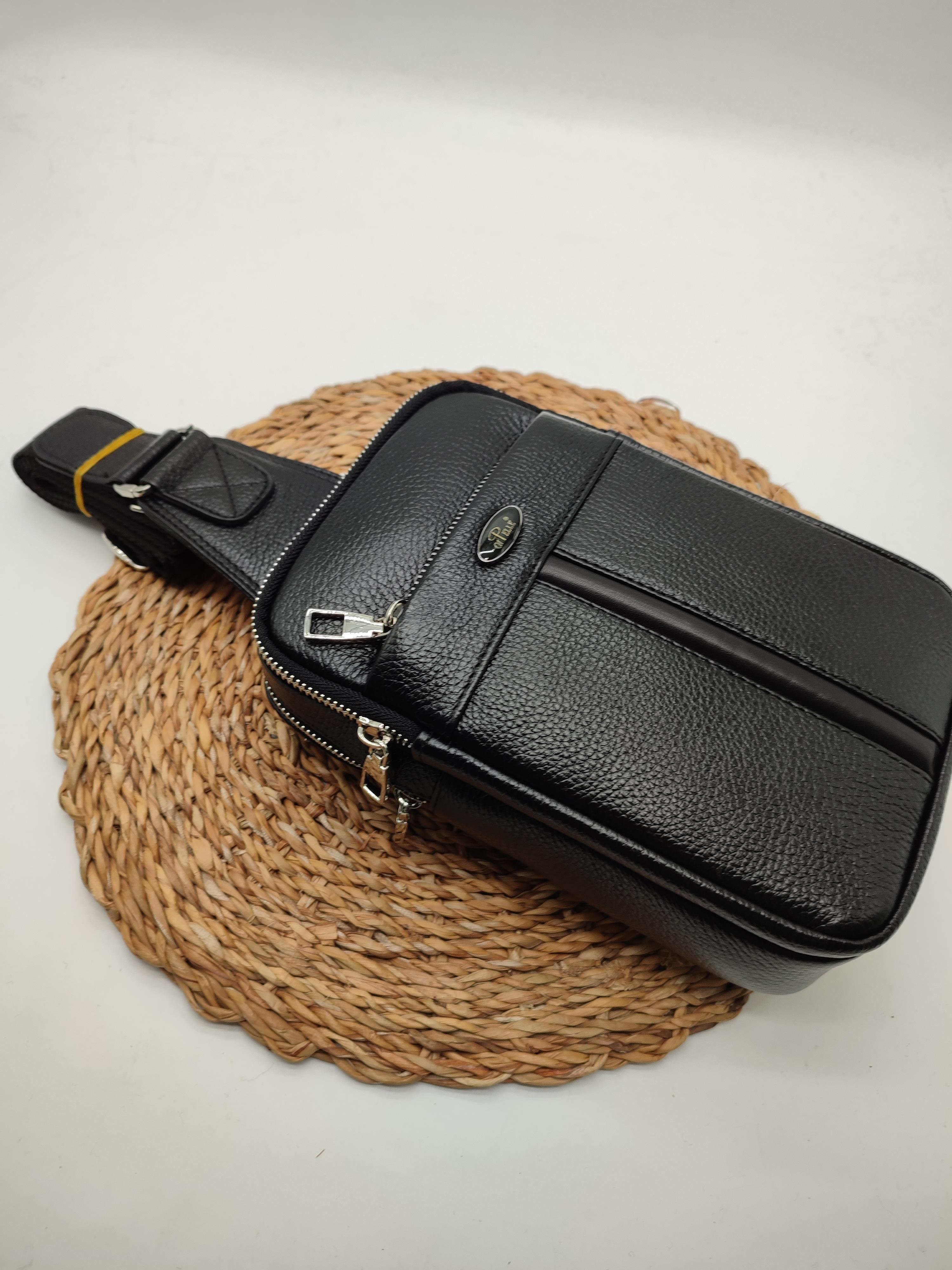 Siyah Renk Büyük Boy Deri Göğüs Çantası 