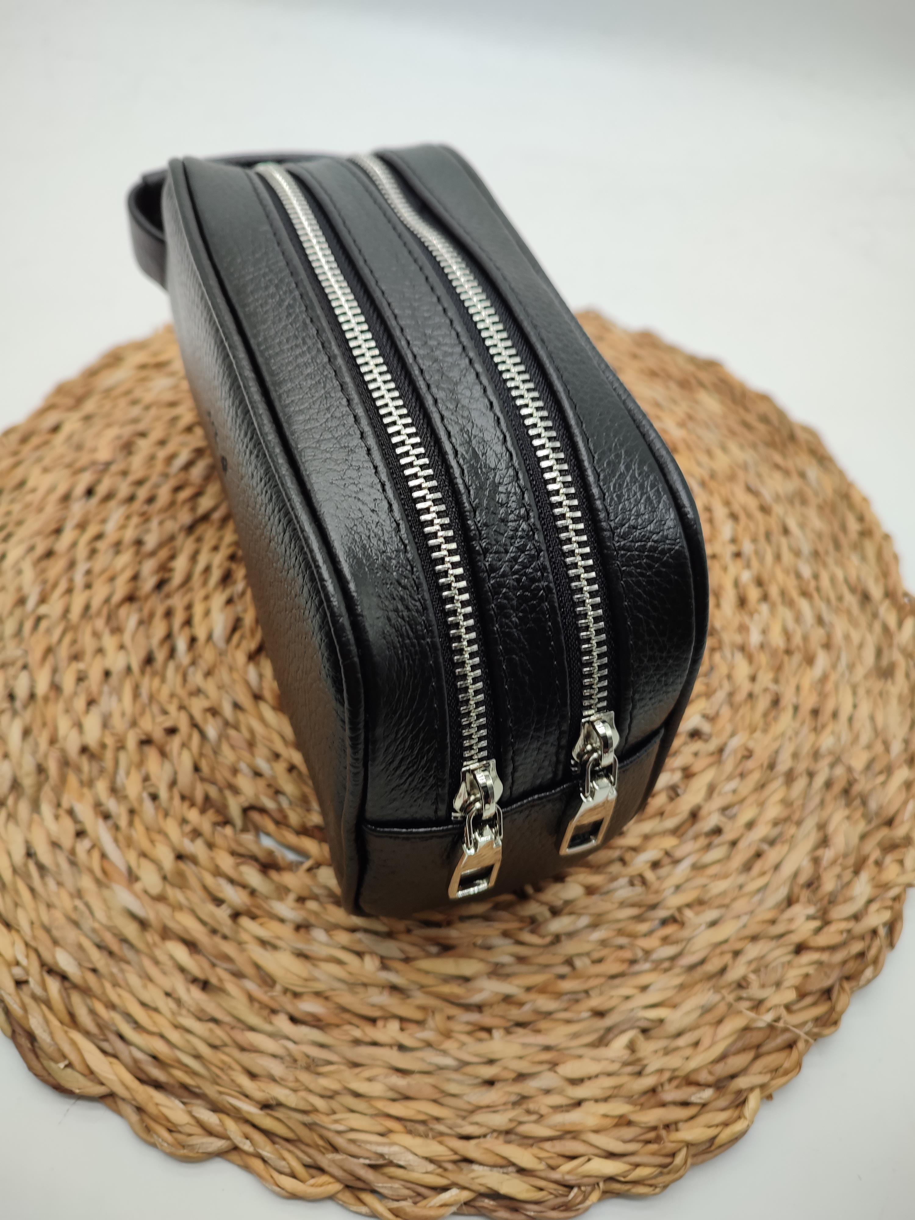 Siyah Renk Deri El Çantası 