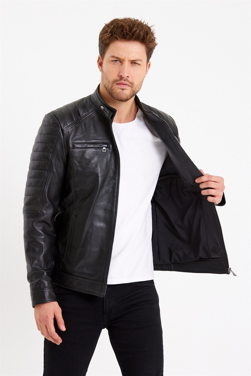 Siyah Renk Kol ve Omuz İşlemeli Spor Model Erkek Mont