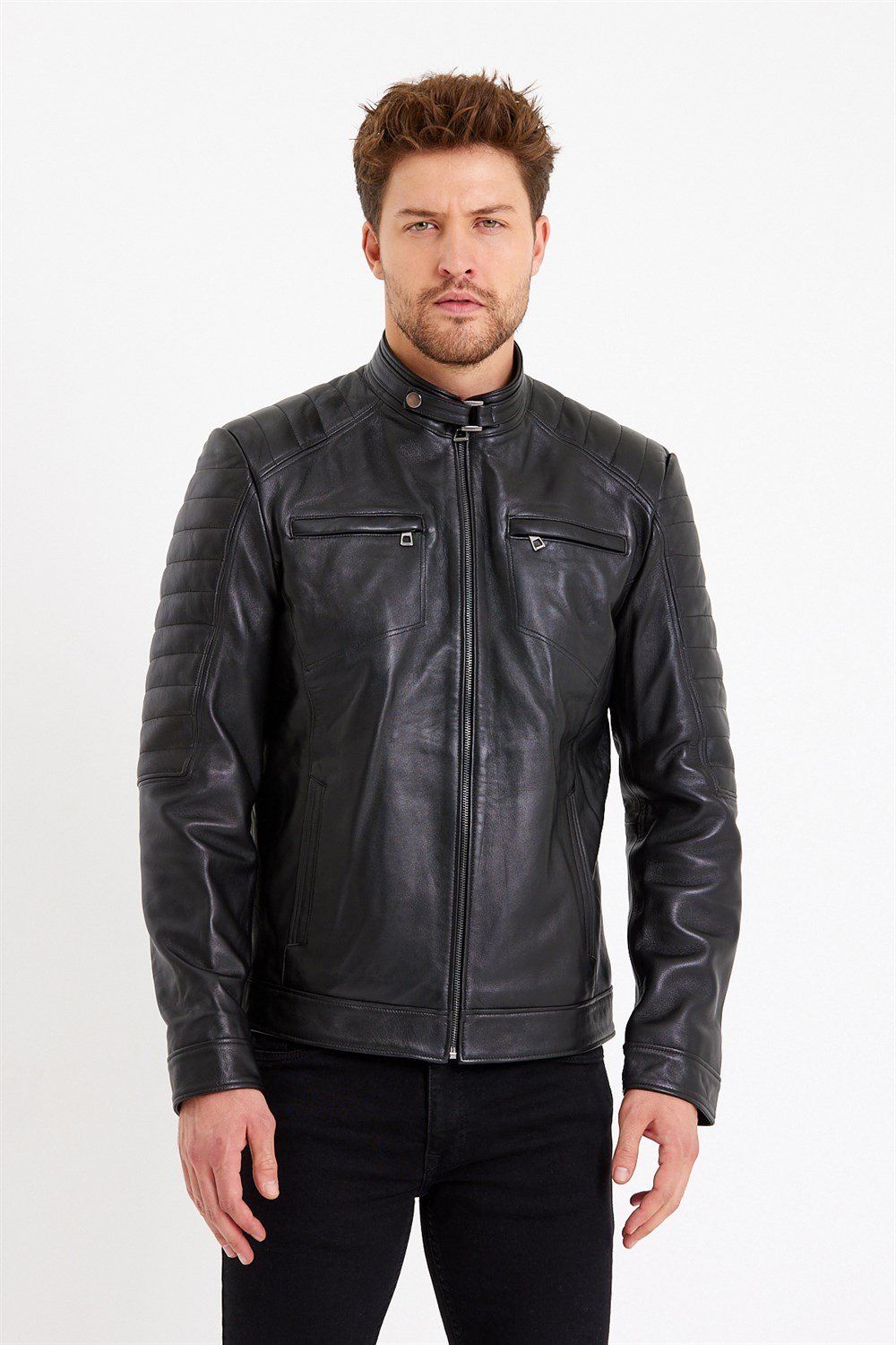 Siyah Renk Kol ve Omuz İşlemeli Spor Model Erkek Mont