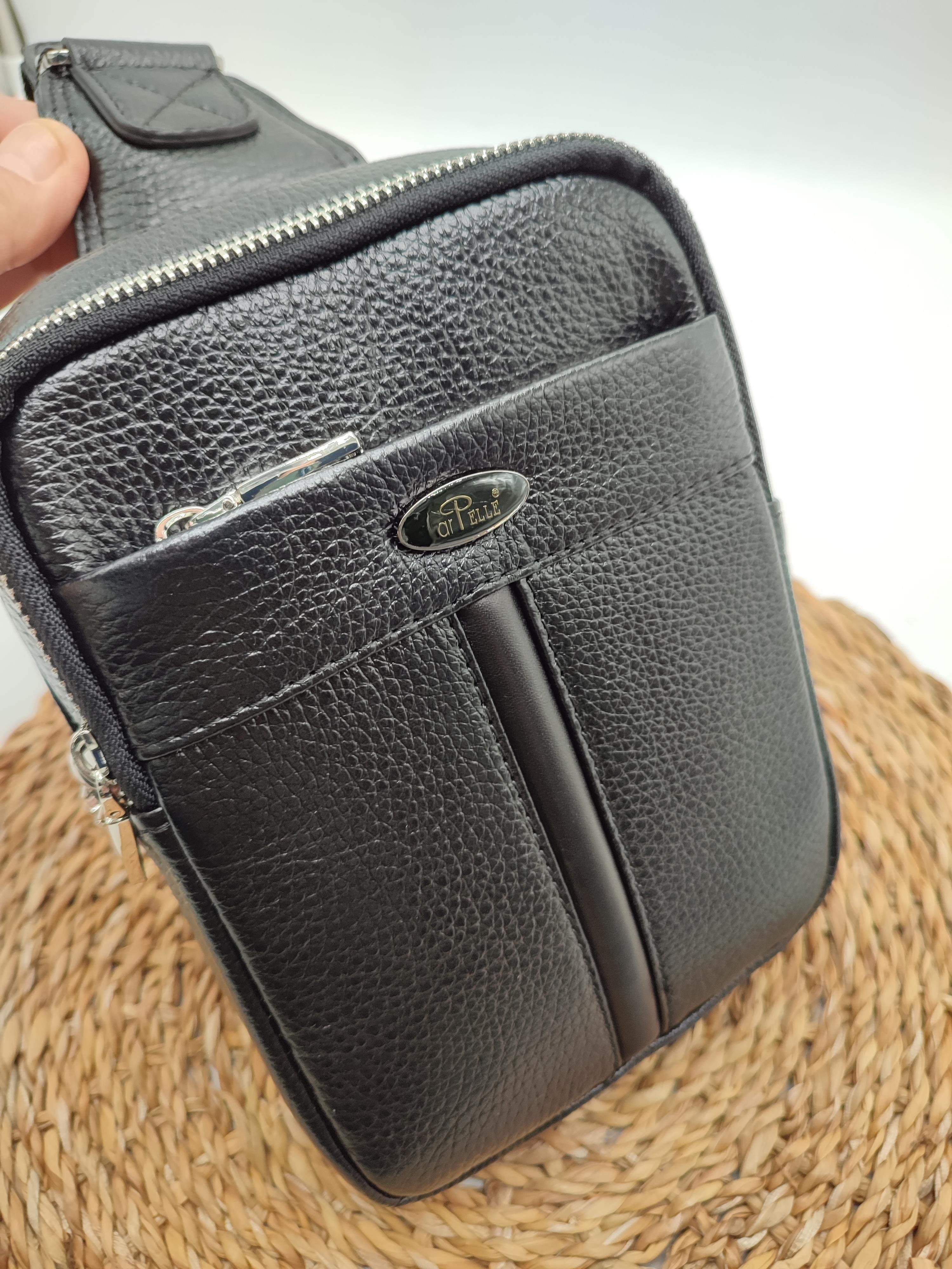 Siyah Renk Küçük Boy Deri Göğüs Çantası