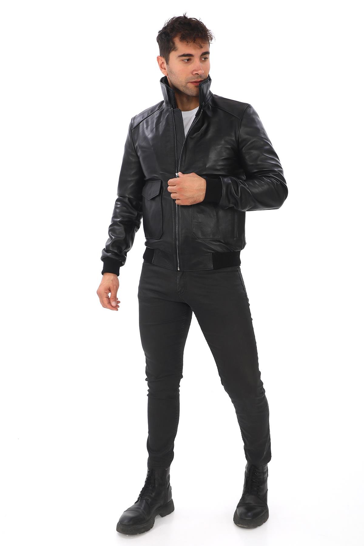 Siyah Renk Yakası Peluşlu Model Deri Mont 