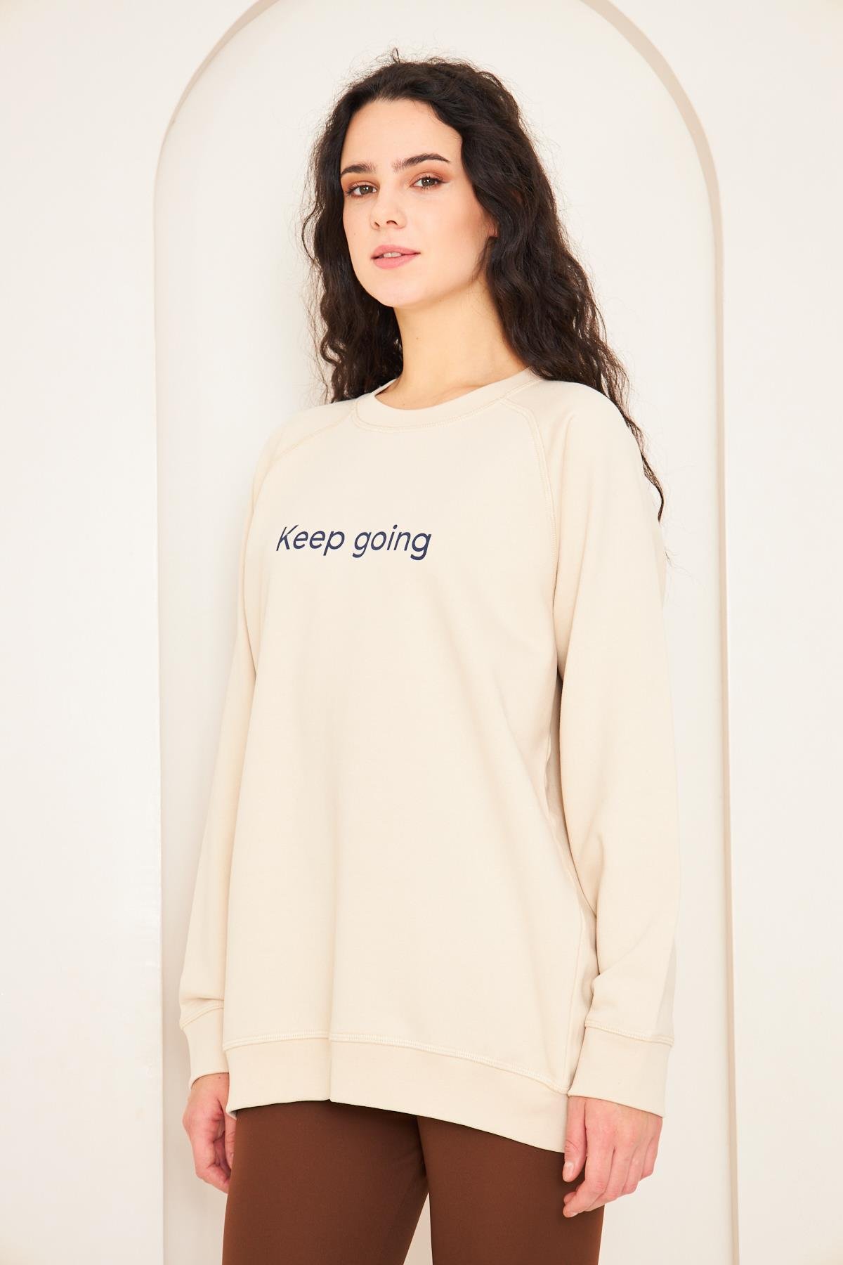 Camenta Bej Keep Going Baskılı Oversize Kadın Sweatshirt