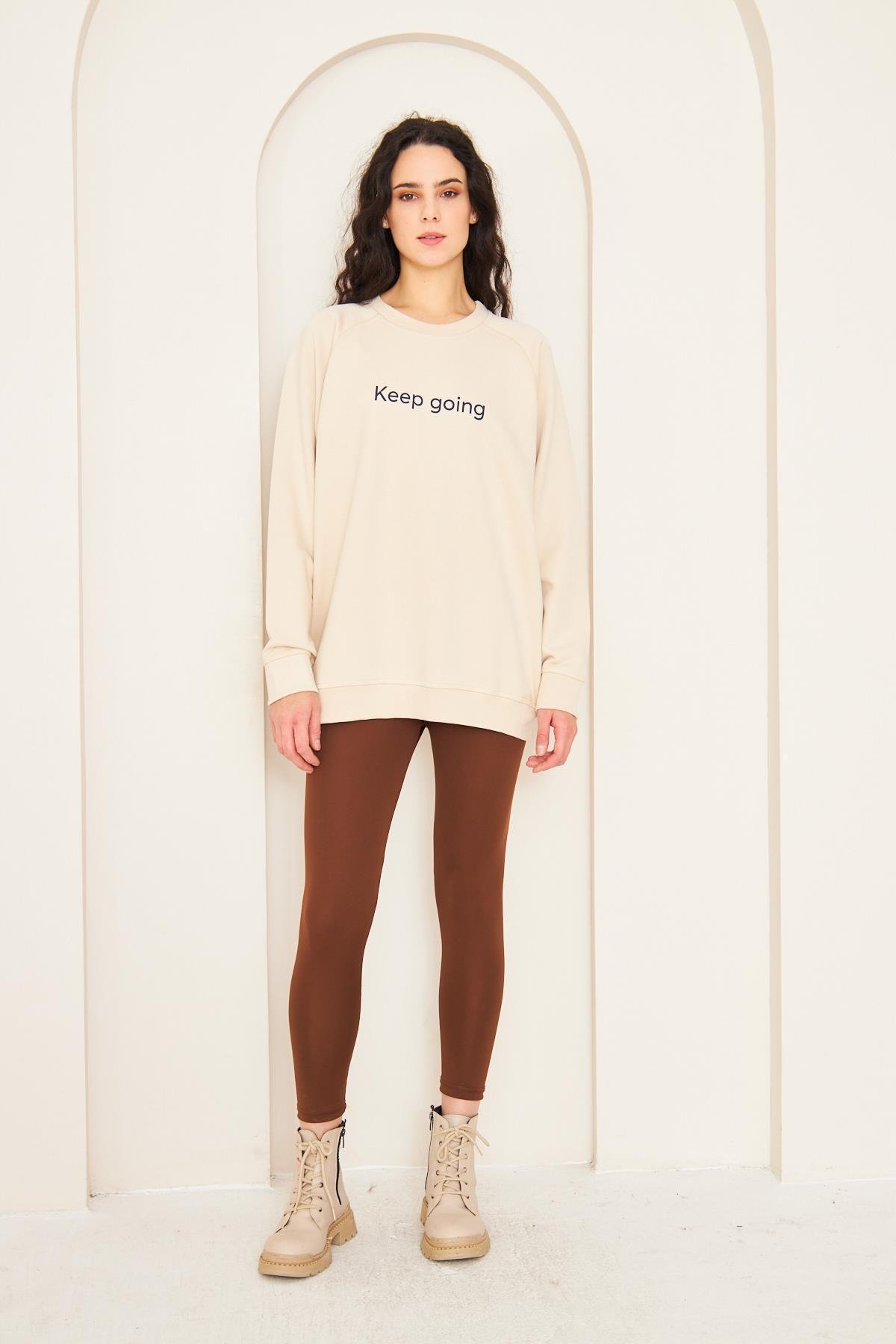 Camenta Bej Keep Going Baskılı Oversize Kadın Sweatshirt