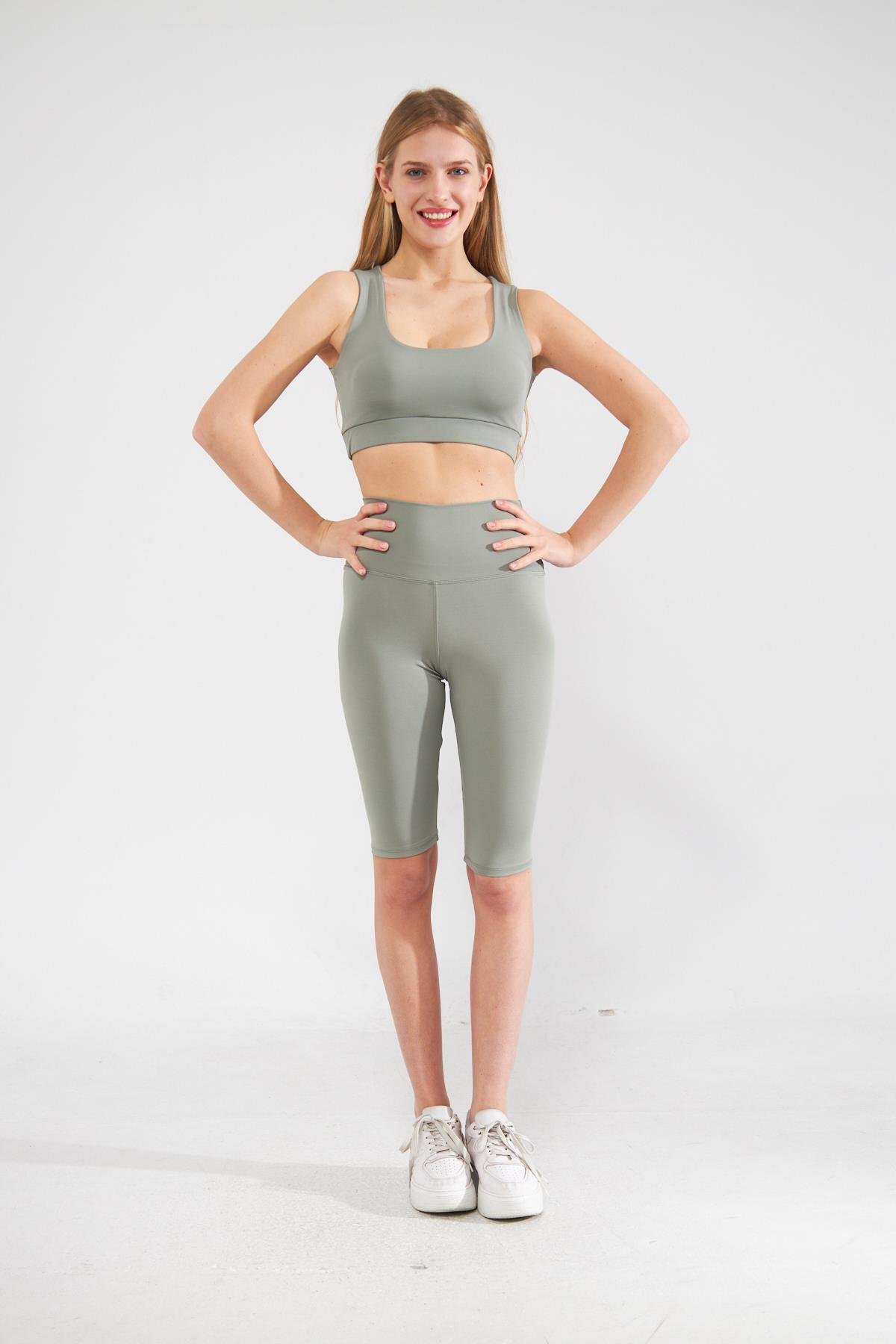 Camenta Haki Yumuşak Tuşeli Yüksek Bel Diz Üstü Kadın Spor Tayt