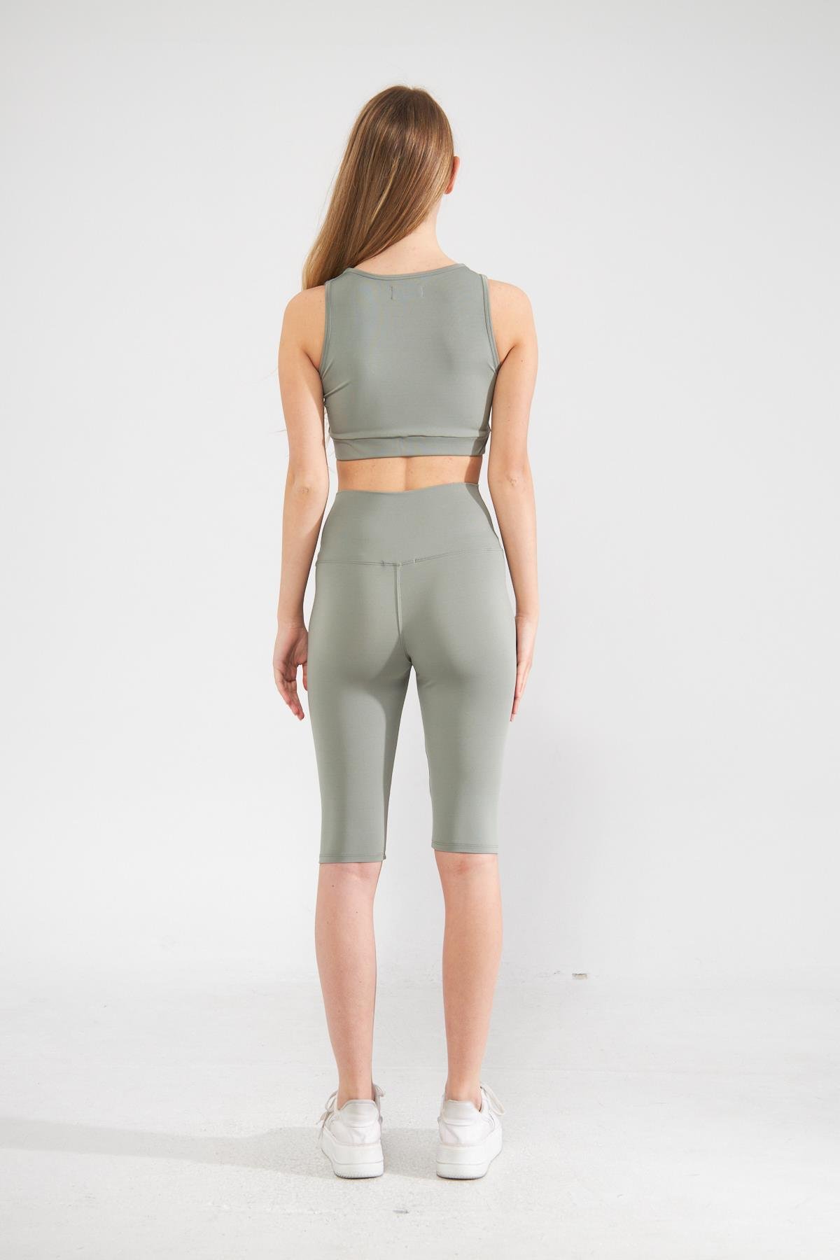 Camenta Haki Yumuşak Tuşeli Yüksek Bel Diz Üstü Kadın Spor Tayt