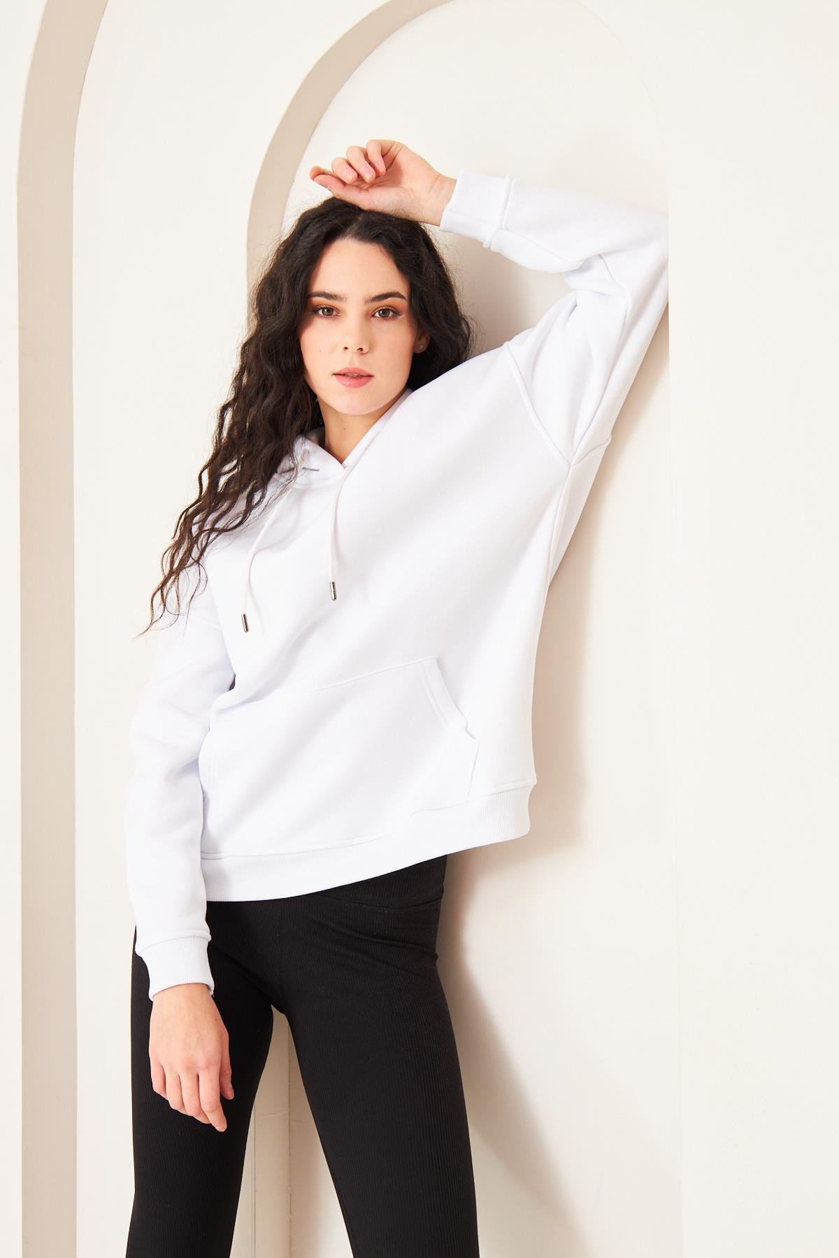 Camenta Kadın  Kanguru Beyaz Cepli Kapüşonlu Oversize Sweatshirt