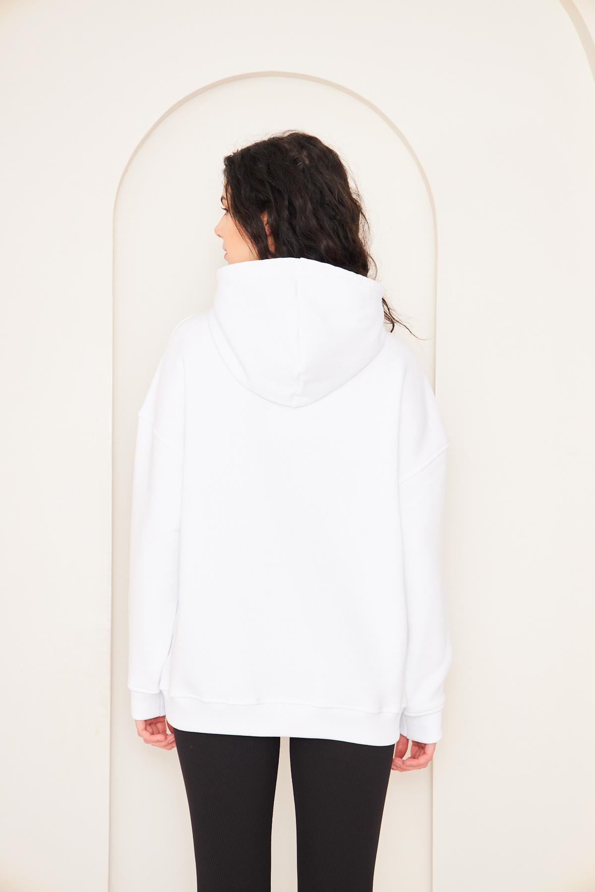 Camenta Kadın  Kanguru Beyaz Cepli Kapüşonlu Oversize Sweatshirt
