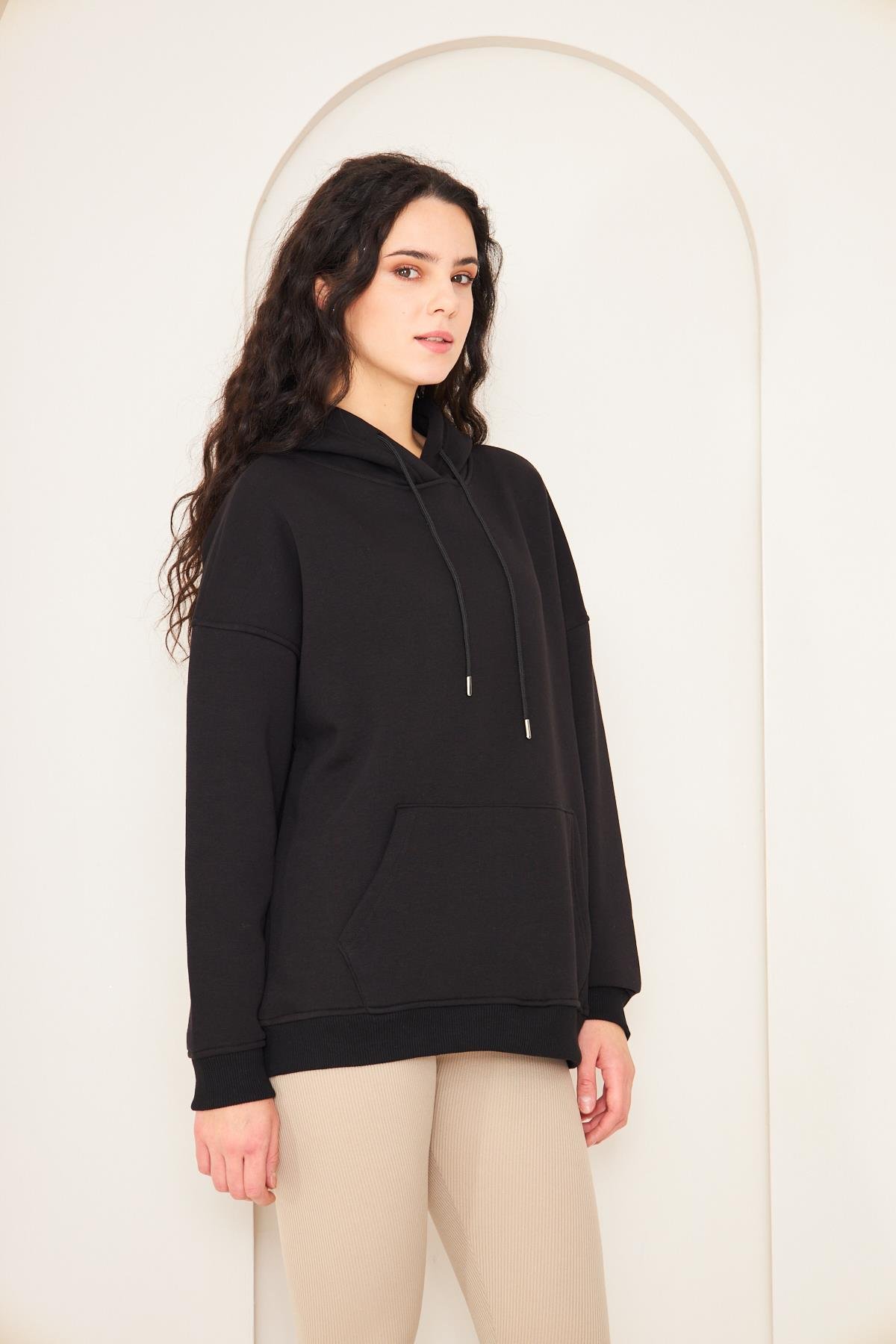 Camenta Kadın Siyah Kanguru Cepli Kapüşonlu Oversize Sweatshirt