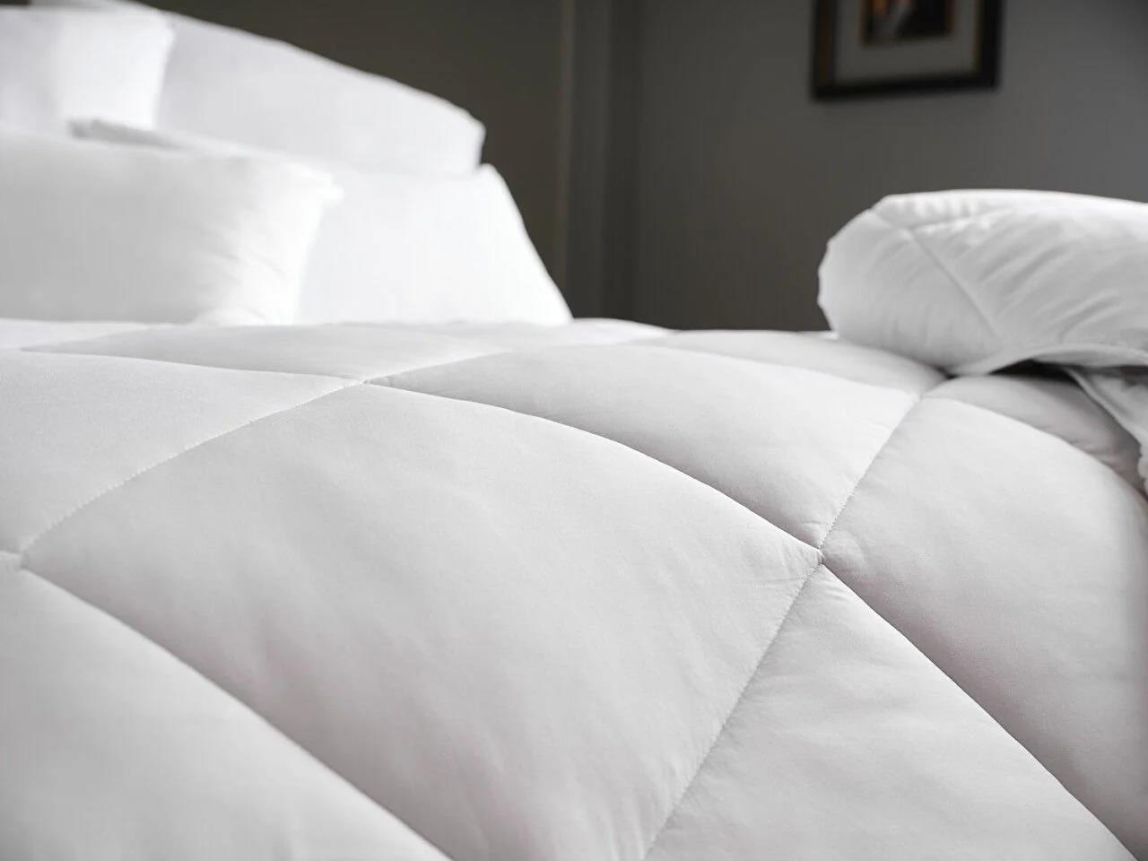2Q9YRGWHTE0020Doqu Home Whiteline Microfiber Çift Kişilik Yorgan