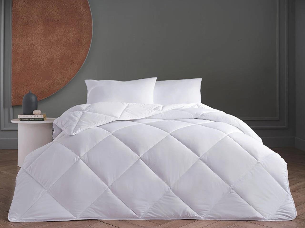 2Q9YRGWHTE0020Doqu Home Whiteline Microfiber Çift Kişilik Yorgan