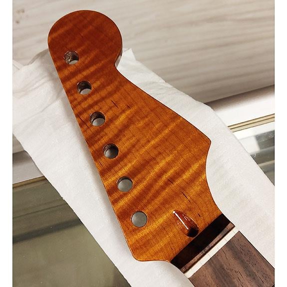 Roasted AAA Flame Maple 22 Perde Secret Tang Strat Sap Rosewood Tuşe