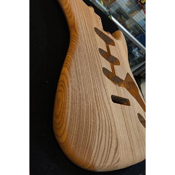 Roasted Lightweight Swamp Ash 3 Parça Strat Gövde