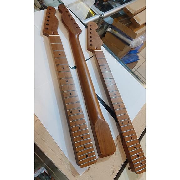 Roasted Maple İki Parça 22 Perde Secret Tang Telecaster Sap