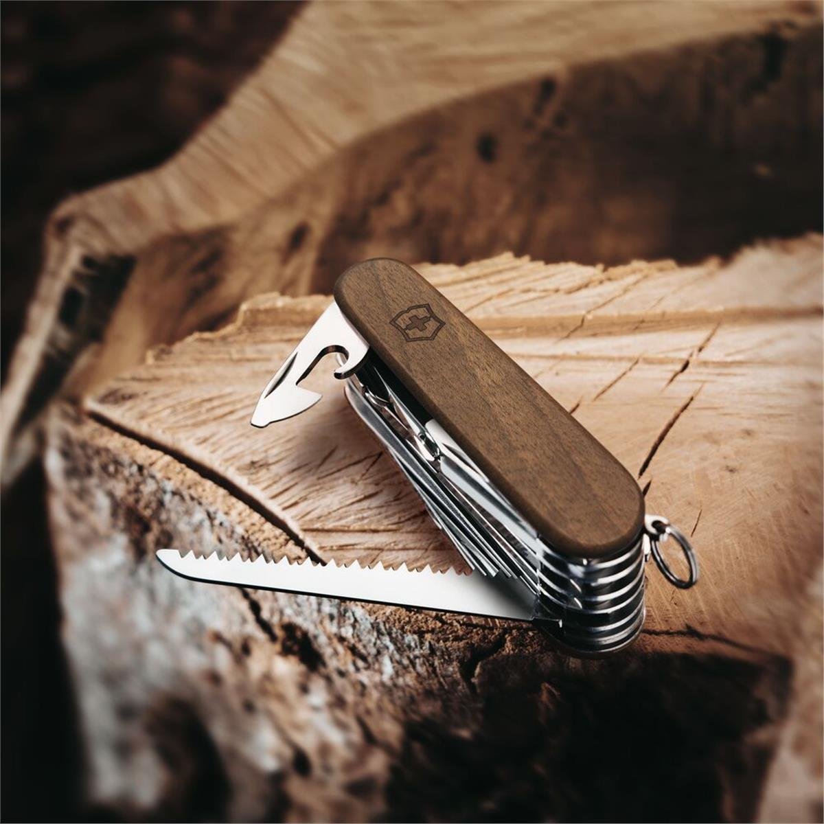 Çakı Victorinox 1.6791.63 SwissChamp Ceviz Ağacı Yüzeyli Çakı