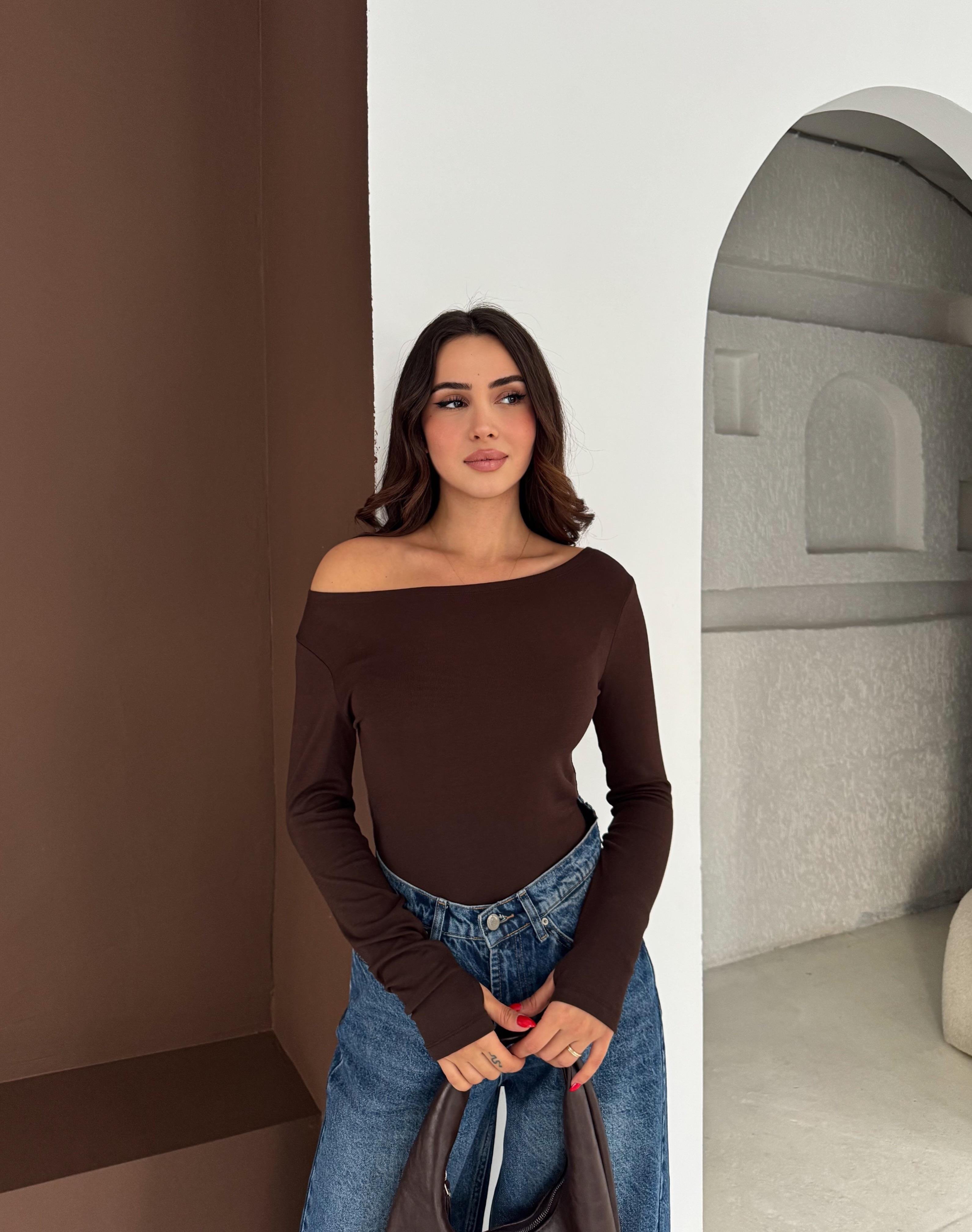 Kadın Kayık Yaka Parmak Geçmeli Uzun Kollu Full Likralı Pamuk Viskon Buzzy Body Tişort