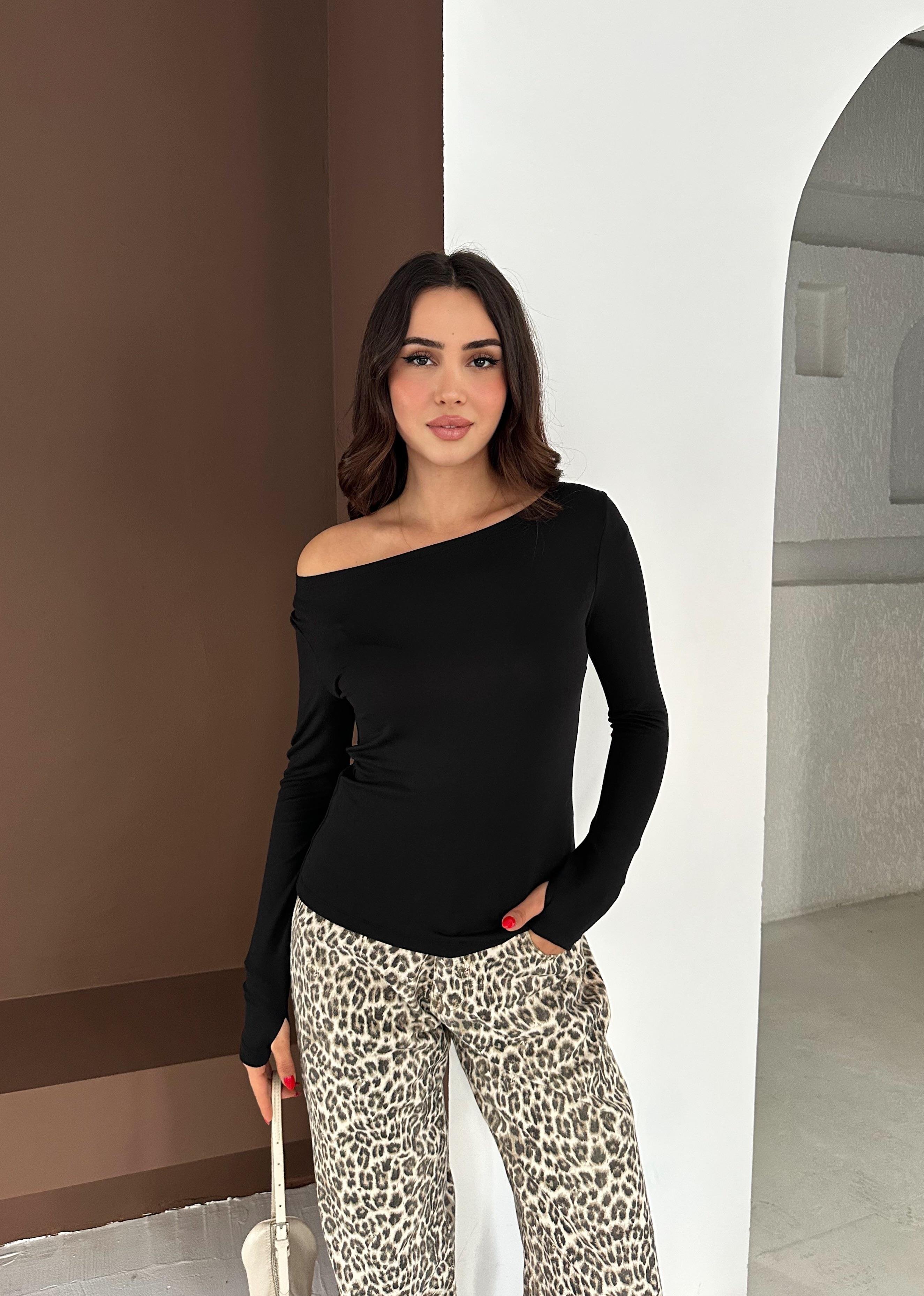 Kadın Kayık Yaka Parmak Geçmeli Uzun Kollu Full Likralı Pamuk Viskon Buzzy Body Tişort