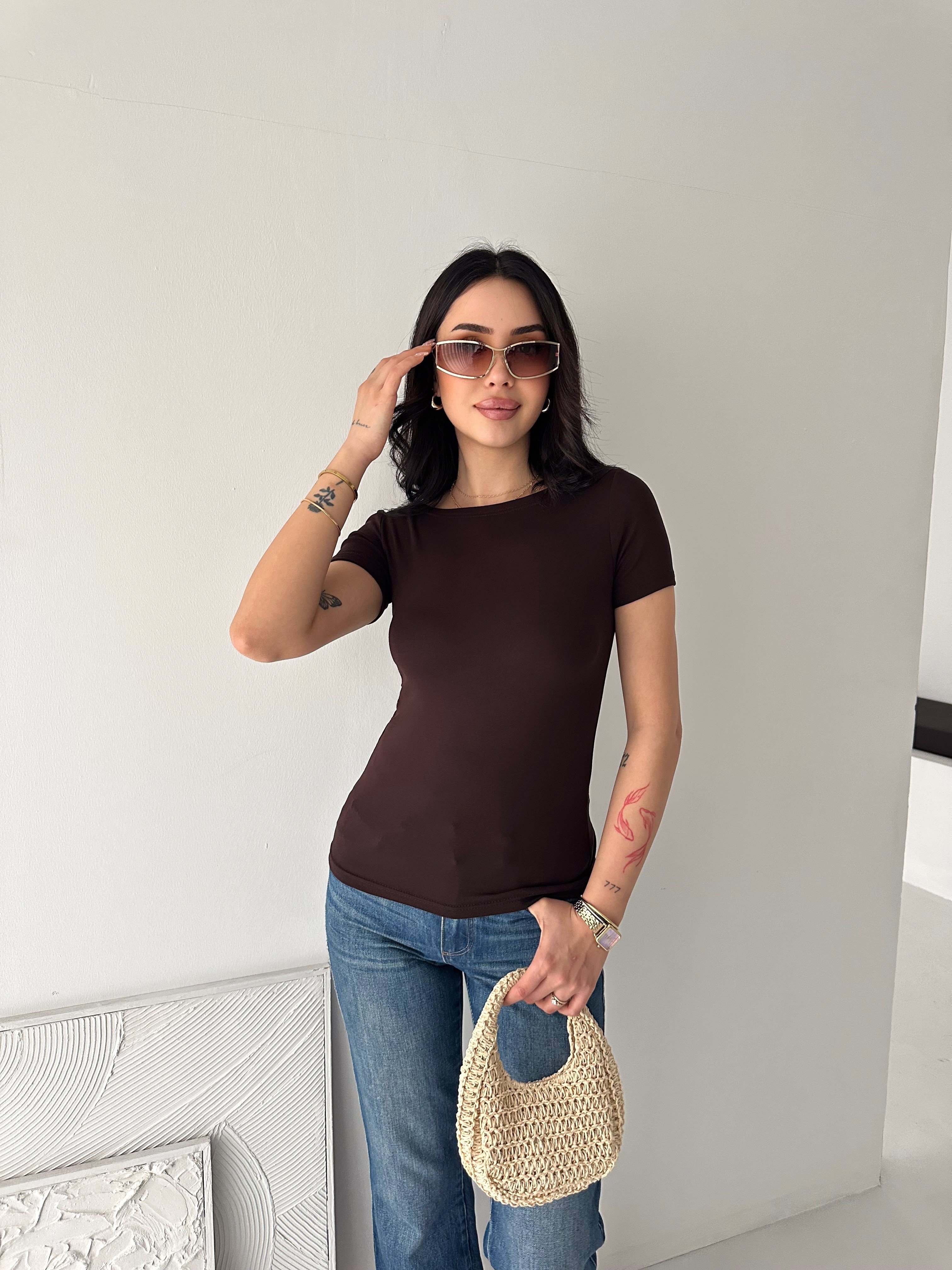 Kadın Kısa Kollu Kayık Yaka Buzy Kumaş Tişört