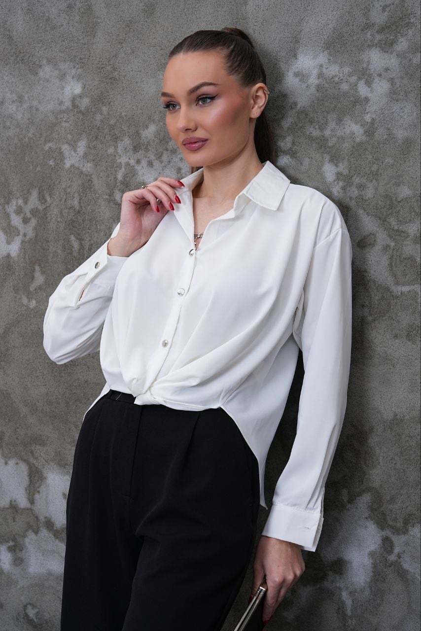 Kadın Önden Bağlama Görünümlü Zincir Aksesuar Detaylı Jessica Kumaş Gömlek