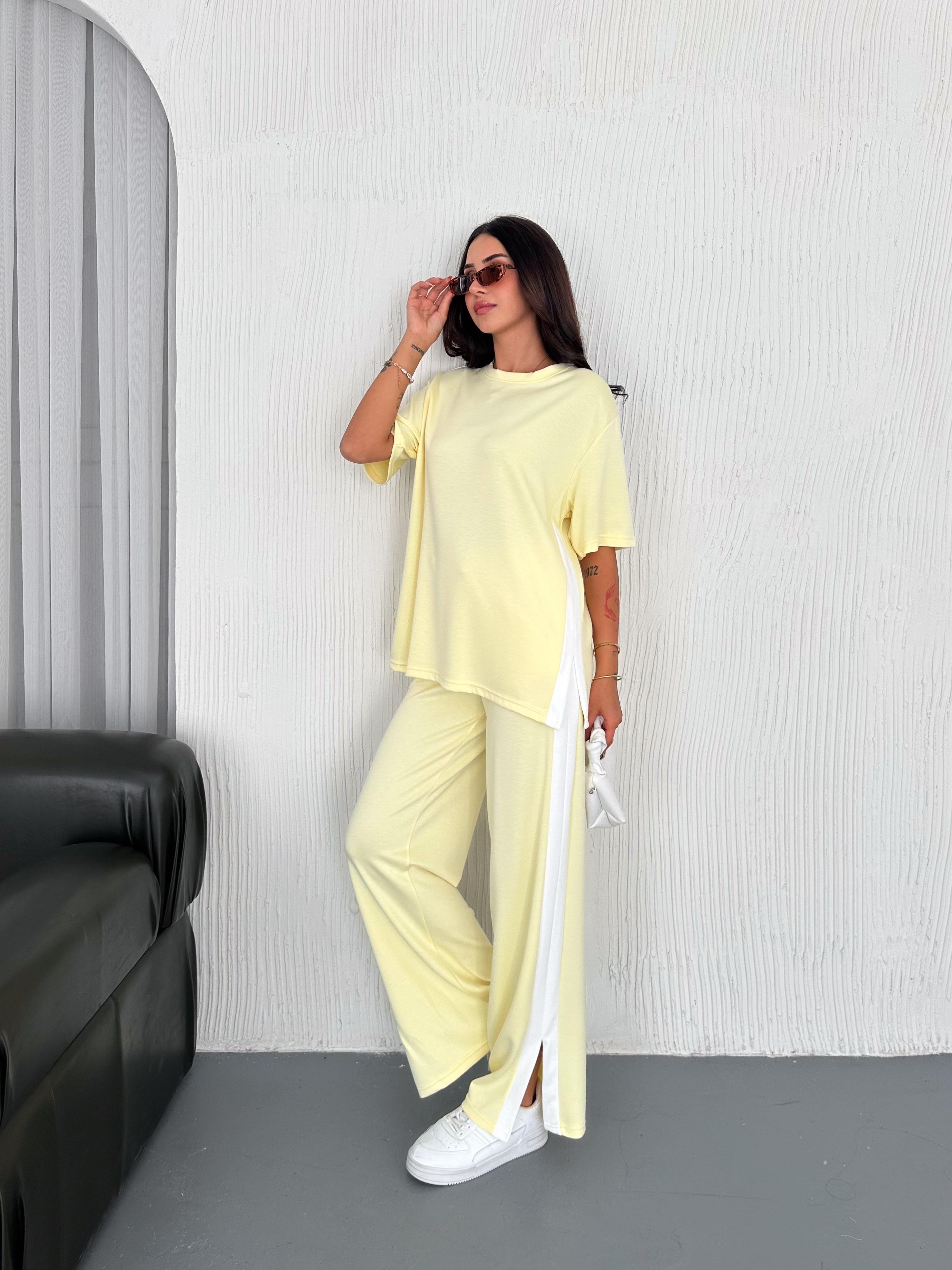 Modal Şeritli Yırtmaç Detaylı Pantolon Tişort Takım