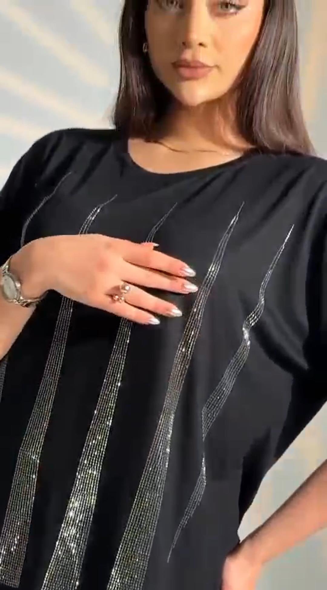 :Oversize Piramit Taş Detaylı  Bluz