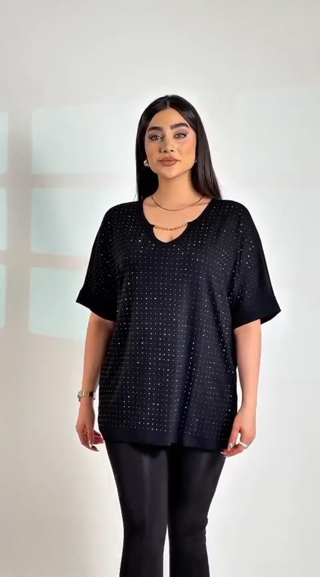 Zincir Detaylı Taşlı Viskon Bluz