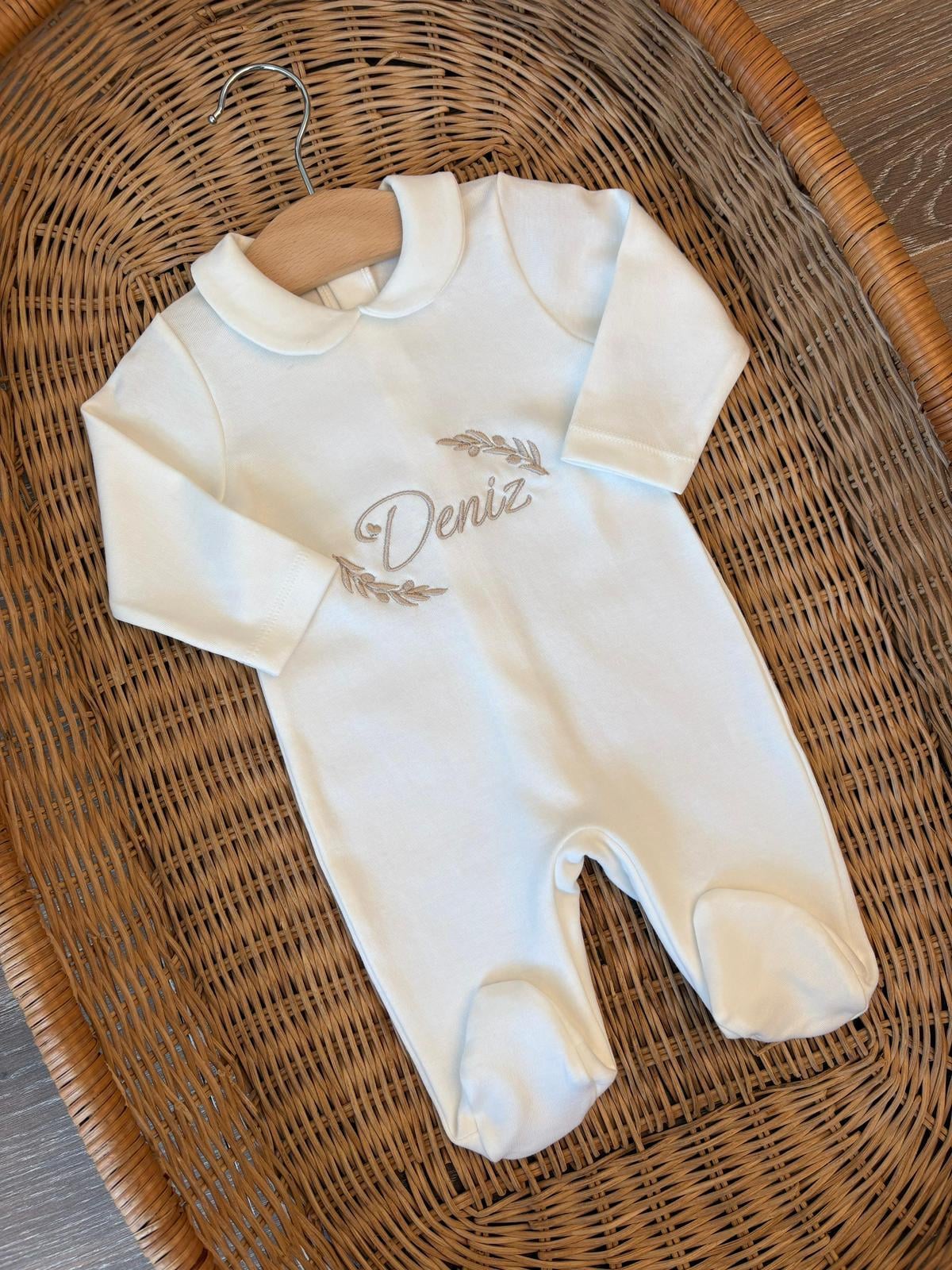 Polo Yaka Kız Bebek İsime Özel Nakışlı Bebek Tulum Seti