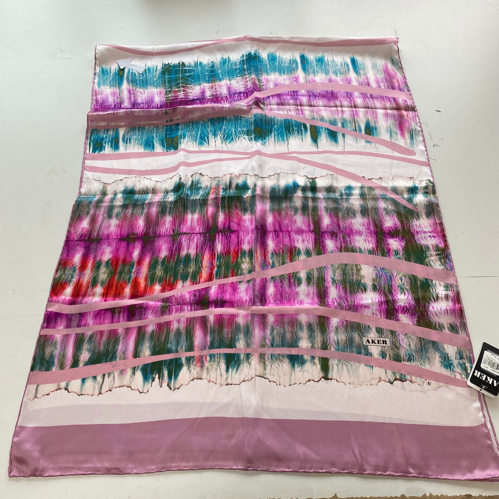Aker Az Hatalı Sura İpek Şal 55342 Pudra Batik Desen