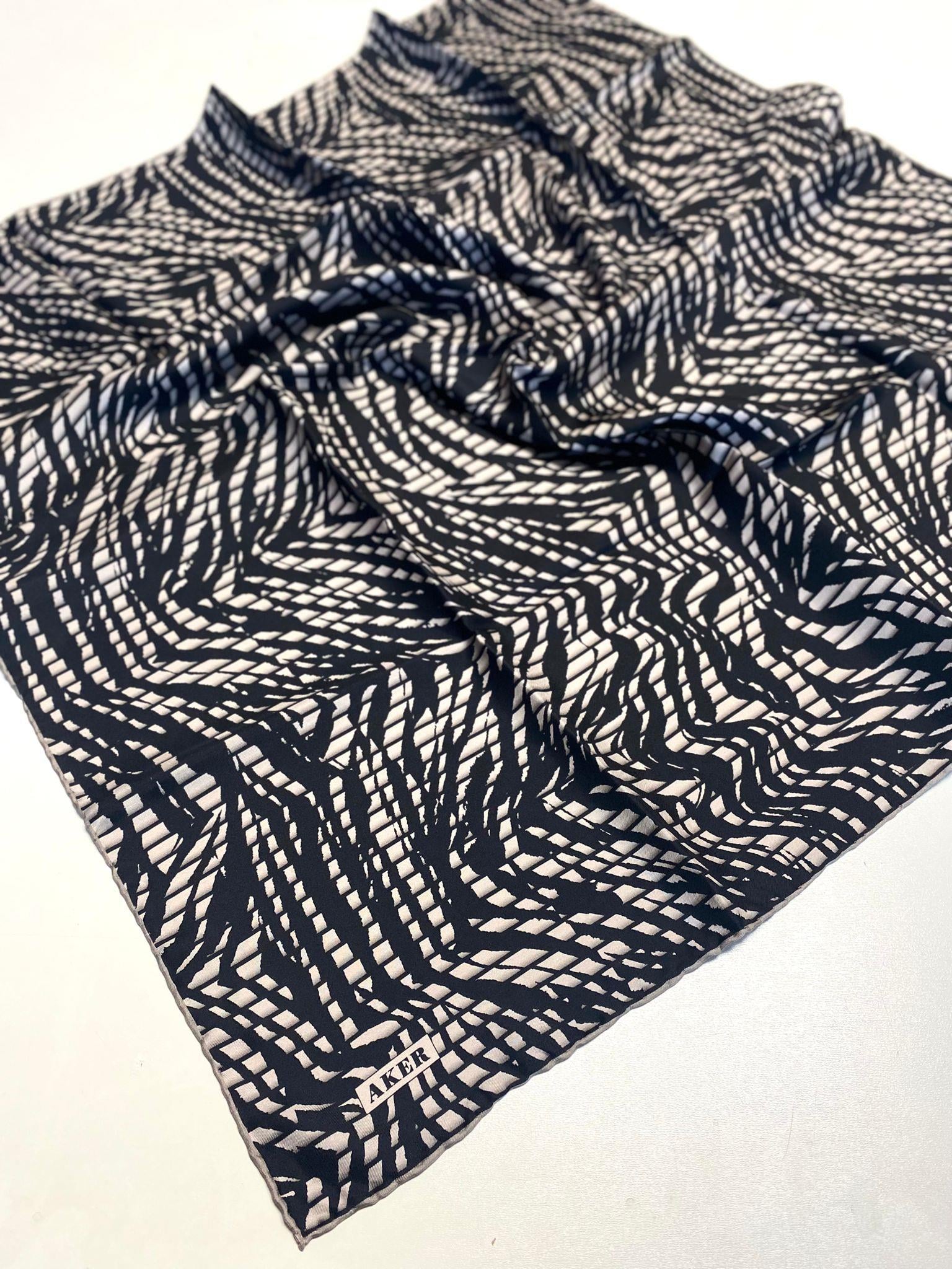Aker Tivil İpek Eşarp 52935 Siyah Vizon Zebra Desen