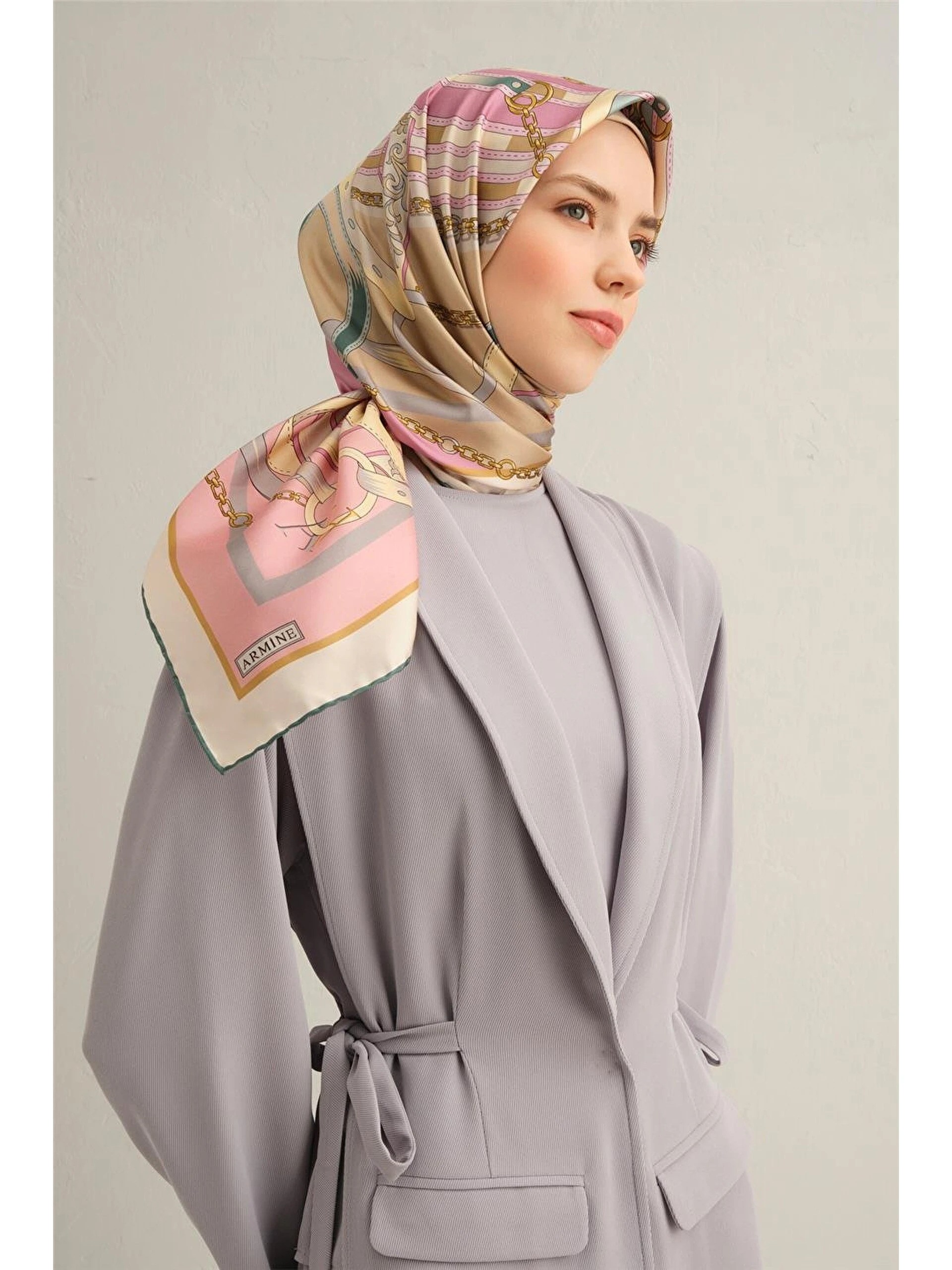 Armine Nostalji Sura Saf İpek Eşarp 9315 83 Pembe Gri Kemer Desen