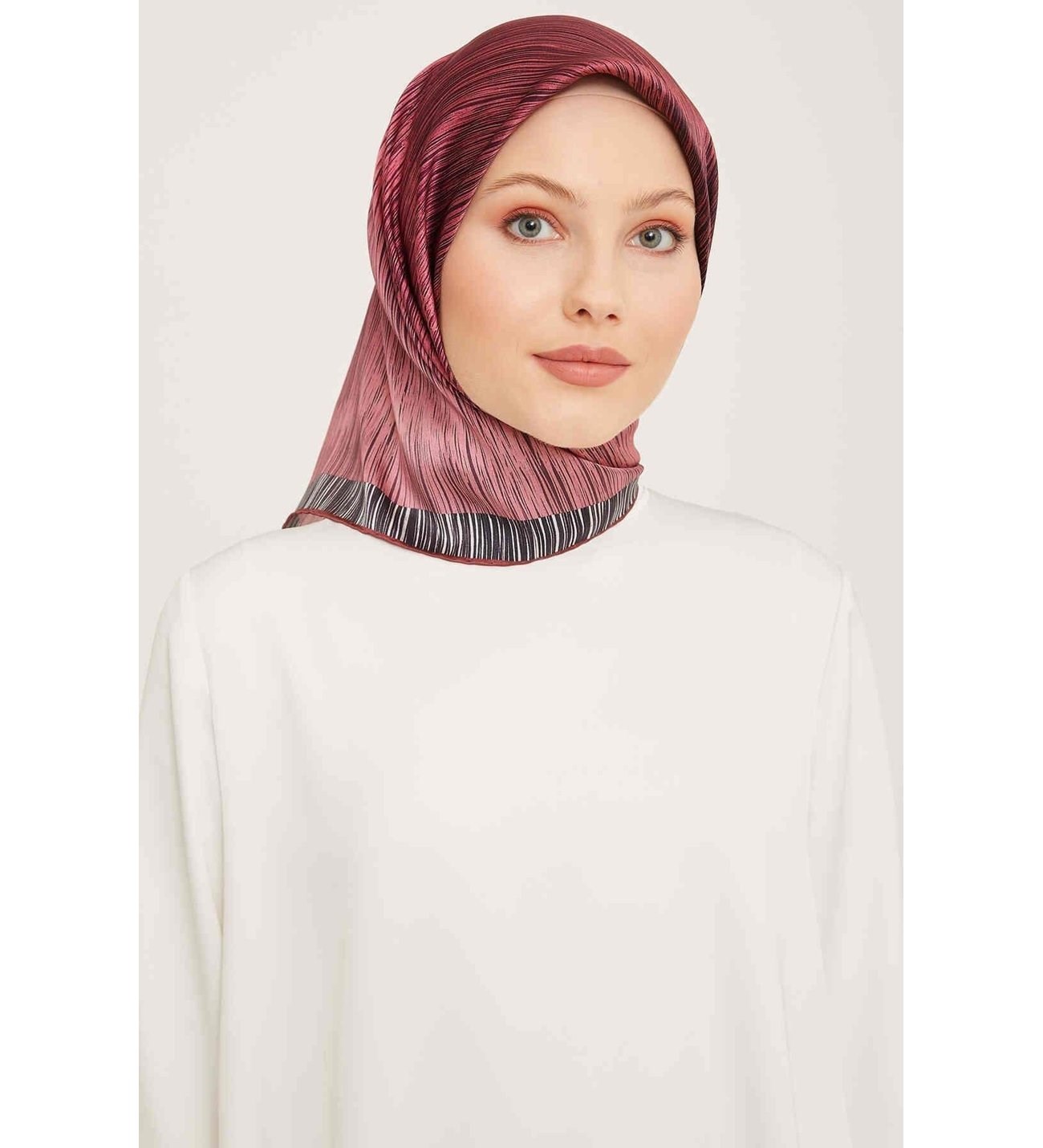 Armine Saf Sura İpek Eşarp 9005 - 33 Pembe Çizgi  Desen