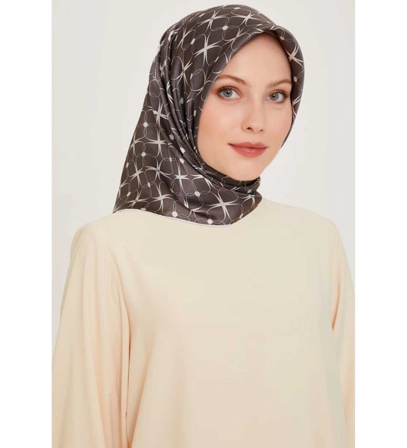 Armine Saf Tivil İpek Eşarp 9207 - 85 Füme Soyut Desen 