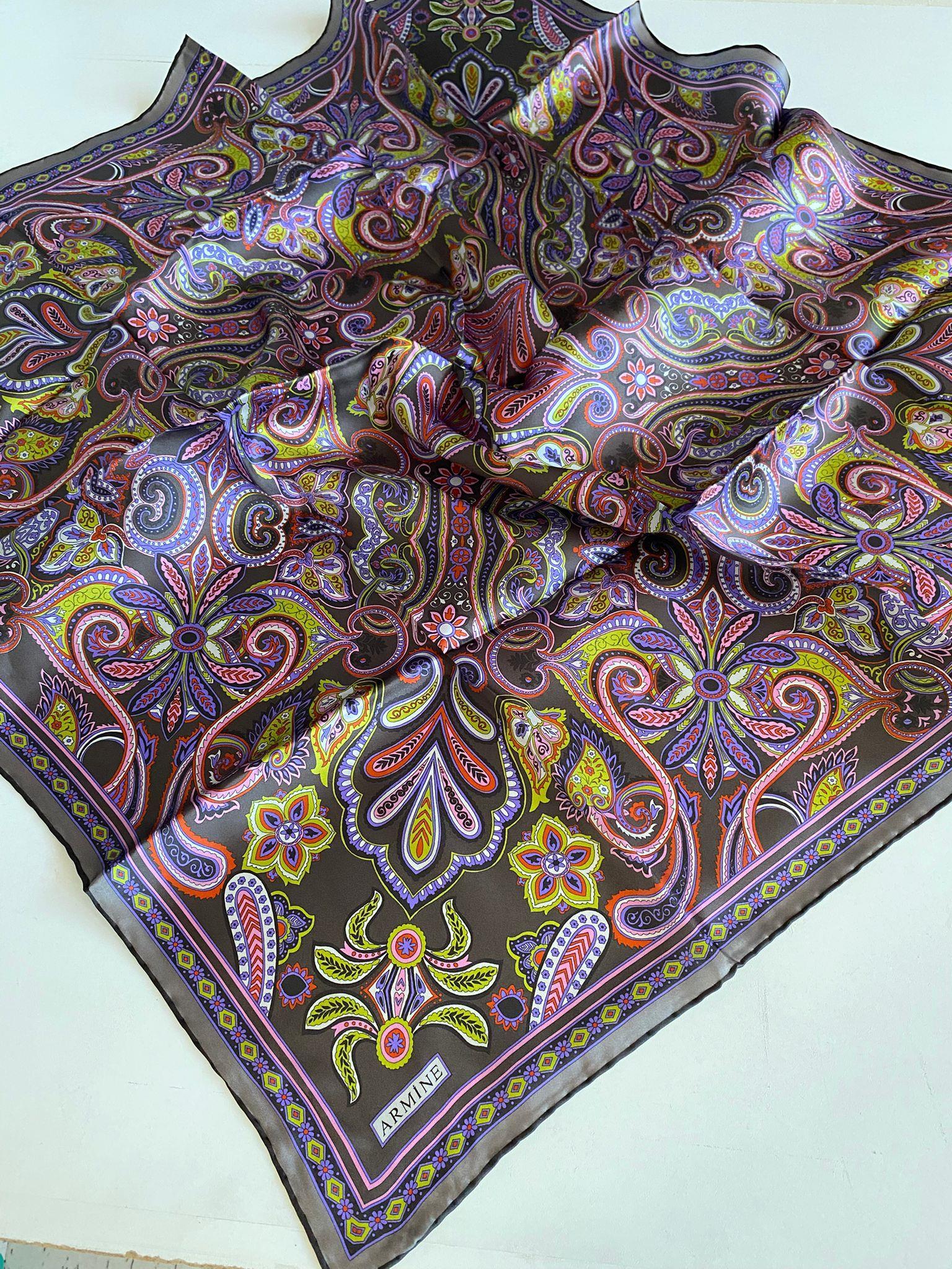 Armine Sura Saf İpek Eşarp 9421-50 Füme Karışık Desen 