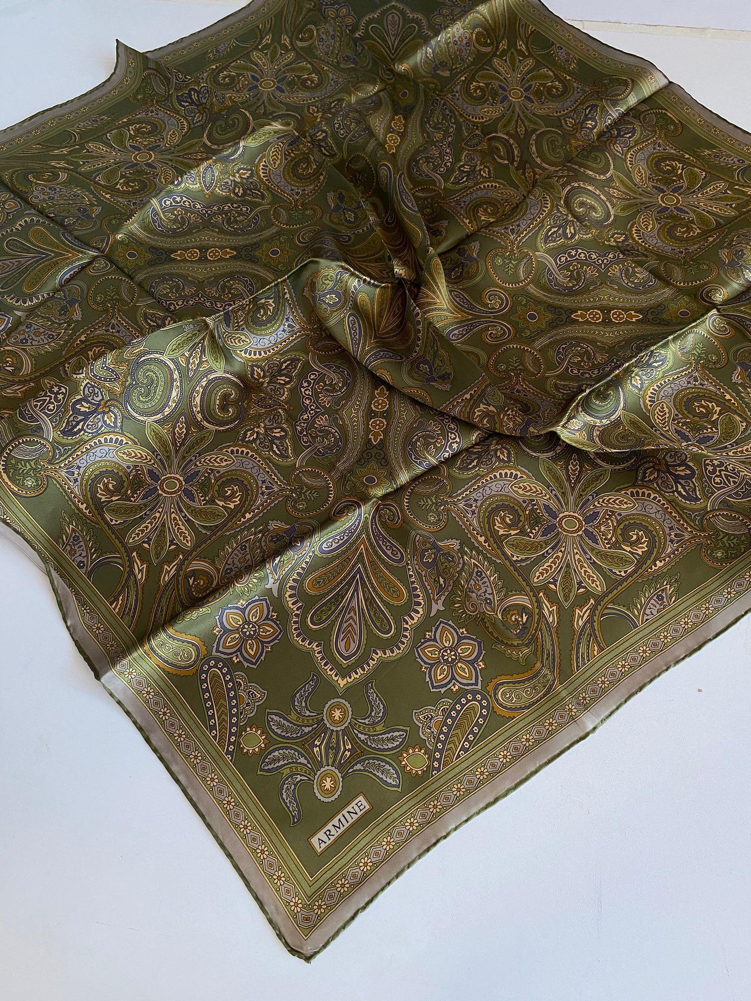 Armine Sura Saf İpek Eşarp 9421-52 Yeşil Karışık Desen 