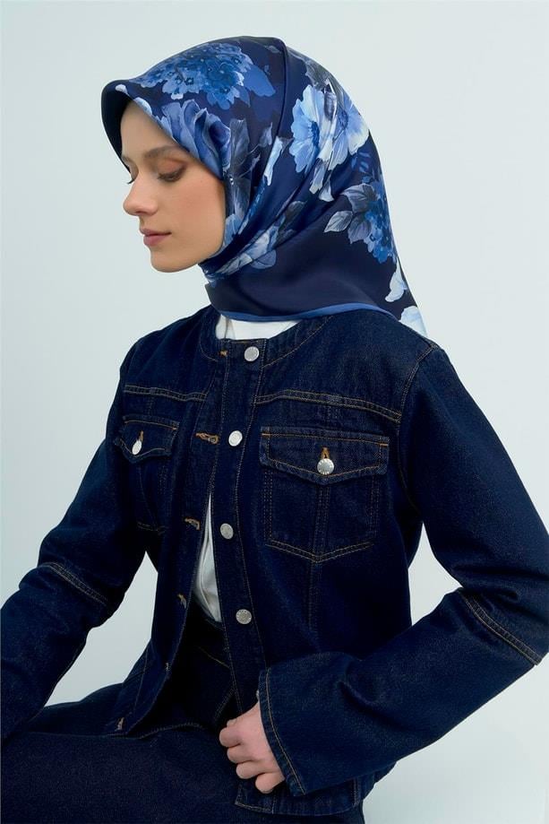 Armine Sura Saf İpek Eşarp 9520 - 05 Lacivert Mavi Çiçek Desen