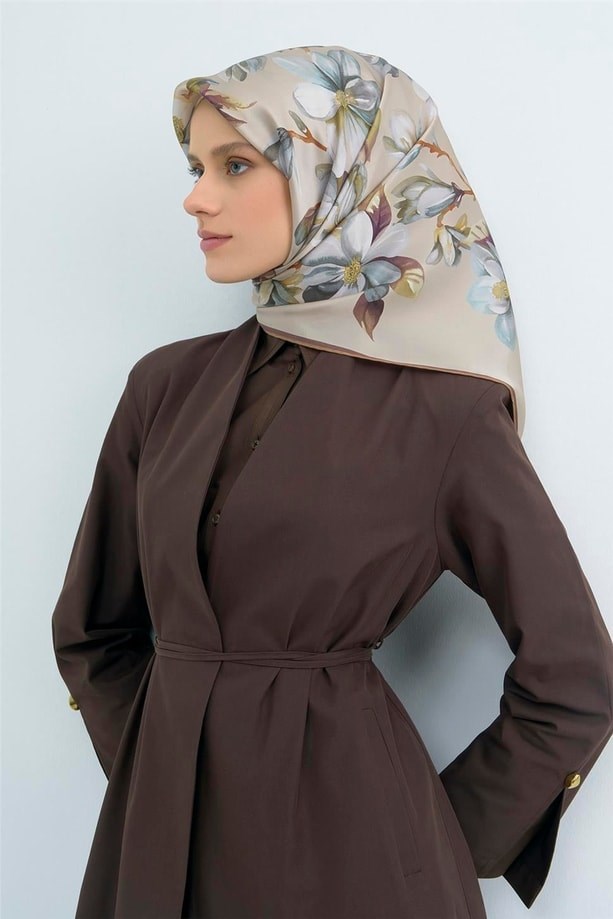 Armine Sura Saf İpek Eşarp 9524 - 54 Bej Çağla Yeşili Çiçek Desen