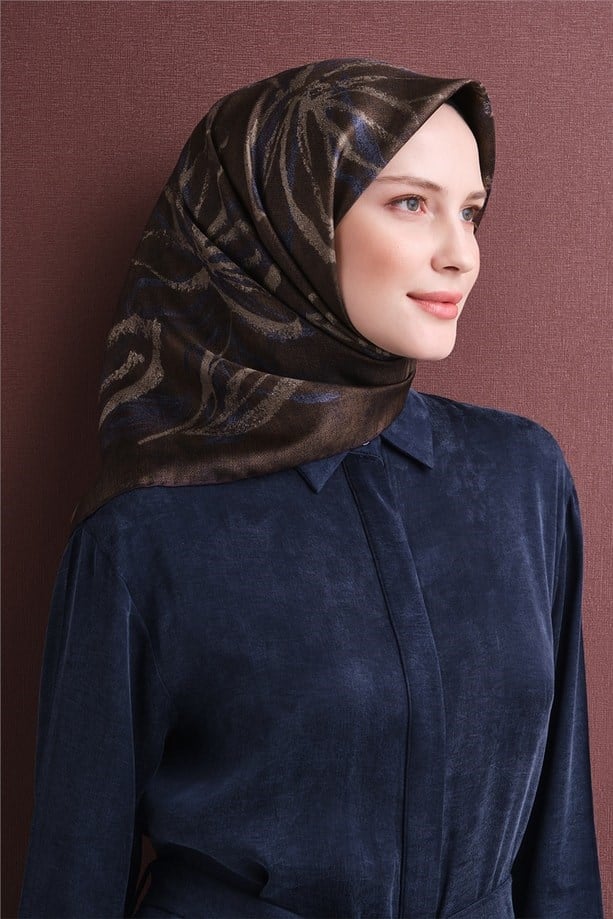 Armine Sura Saf İpek Eşarp 9600 33 Kahverengi Çiçek Desen 