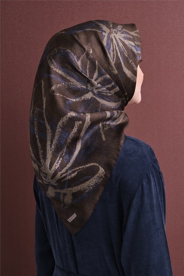 Armine Sura Saf İpek Eşarp 9600 33 Kahverengi Çiçek Desen 