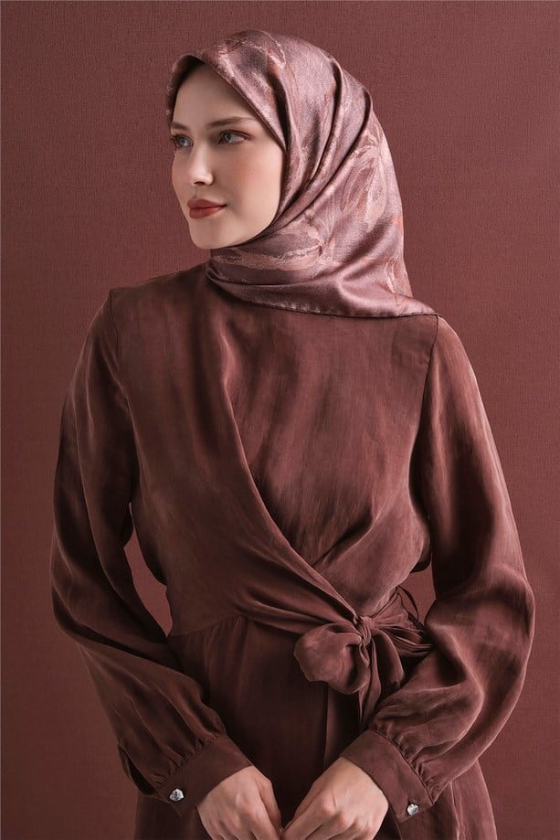 Armine Sura Saf İpek Eşarp 9600 36 Gül Kurusu Çiçek Desen 