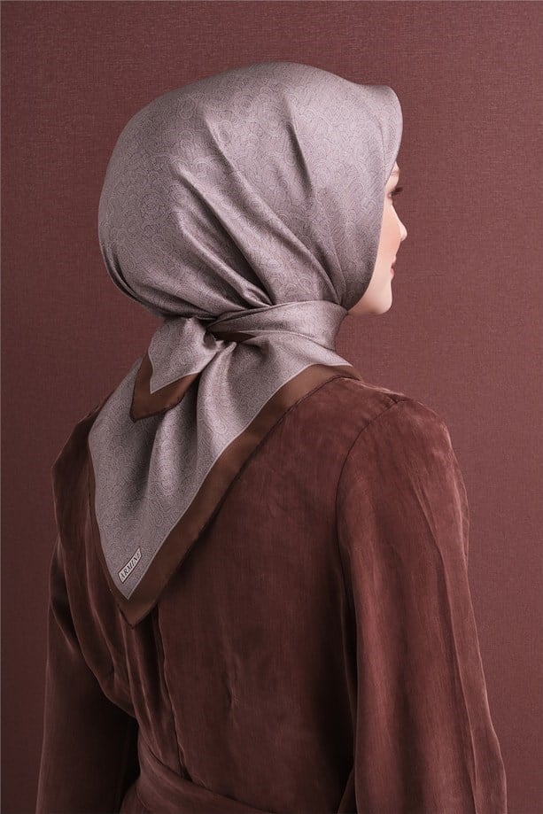 Armine Sura Saf İpek Eşarp 9601 34 Kahverengi Geometrik Desen 