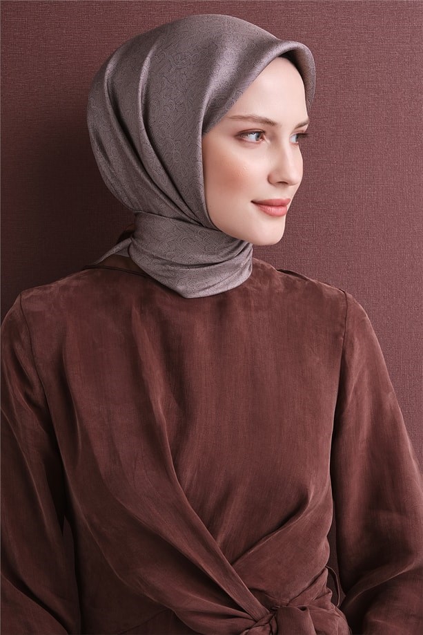 Armine Sura Saf İpek Eşarp 9601 34 Kahverengi Geometrik Desen 