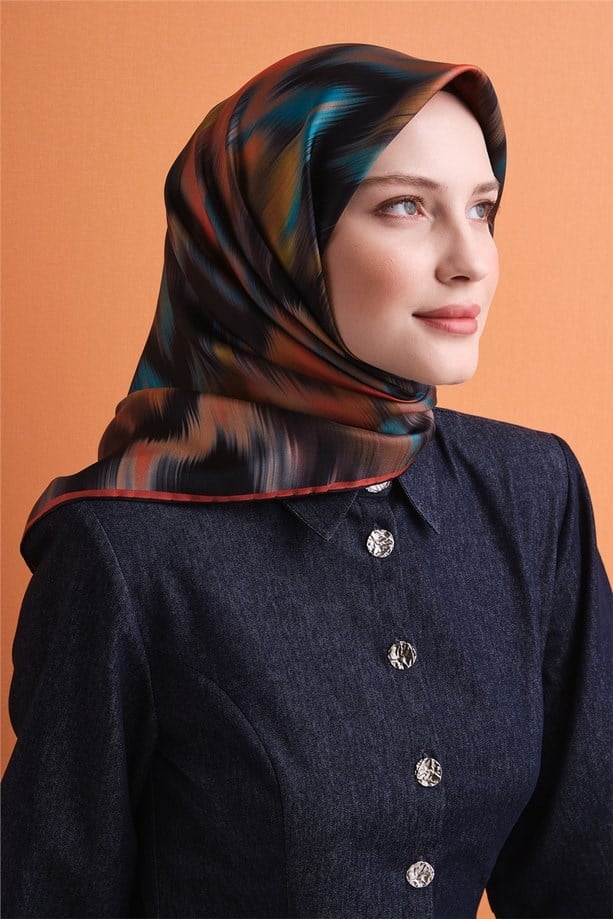 Armine Sura Saf İpek Eşarp 9605 86 Siyah Soyut Desen 