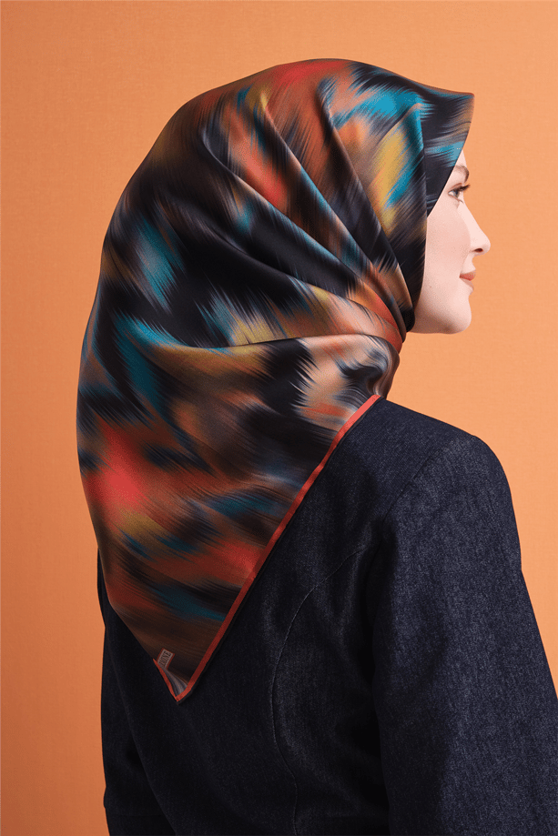 Armine Sura Saf İpek Eşarp 9605 86 Siyah Soyut Desen 