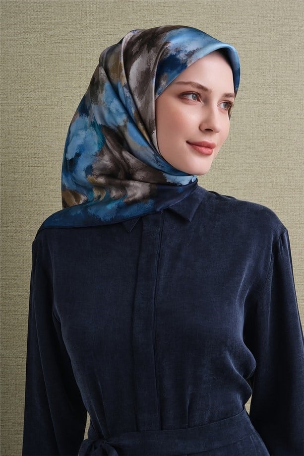 Armine Sura Saf İpek Eşarp 9613 02 Lacivert Çiçek Desen 