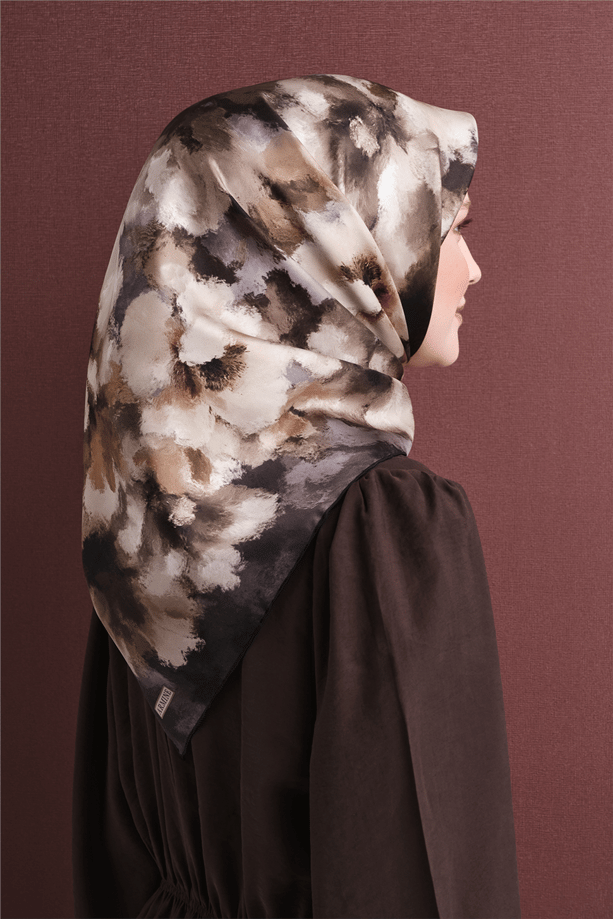 Armine Sura Saf İpek Eşarp 9613 84 Antrasit Çiçek Desen 