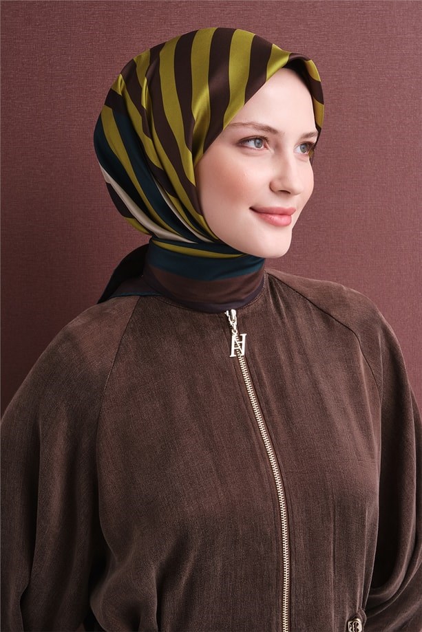 Armine Sura Saf İpek Eşarp 9615 04 Petrol Yeşili Geometrik Desen 