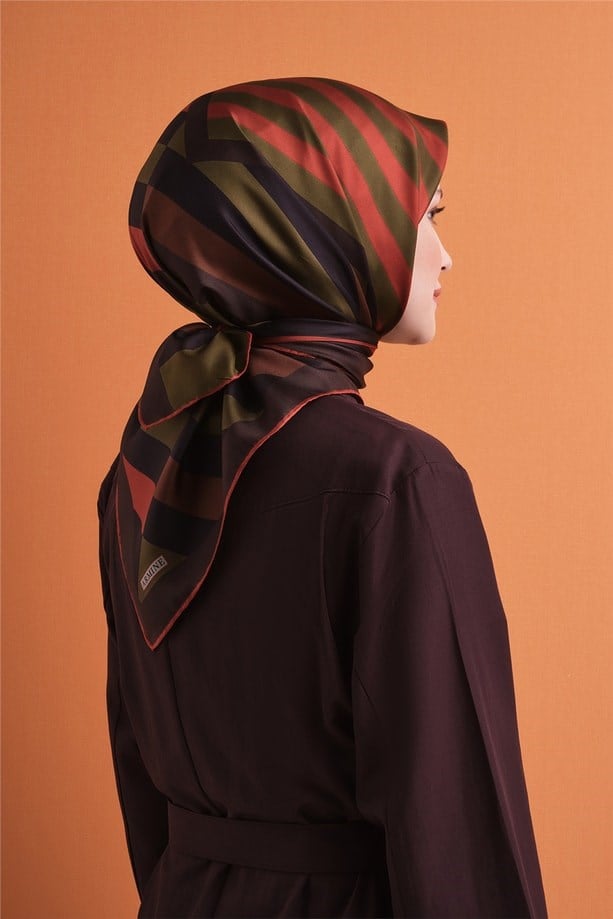 Armine Sura Saf İpek Eşarp 9615 51 Kahverengi Geometrik Desen 