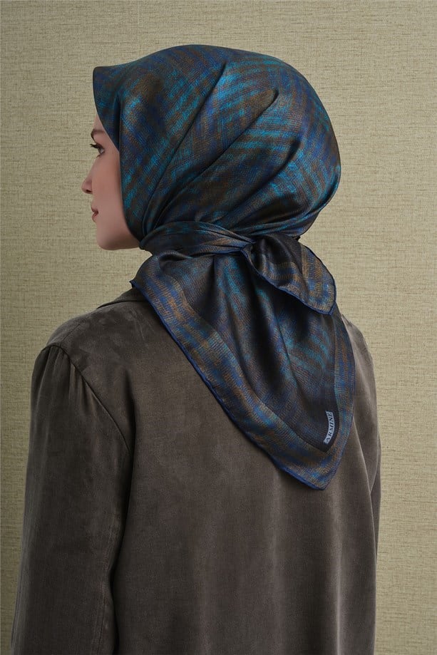 Armine Sura Saf İpek Eşarp 9628 07 Lacivert Yeşil Çizgi Desen 