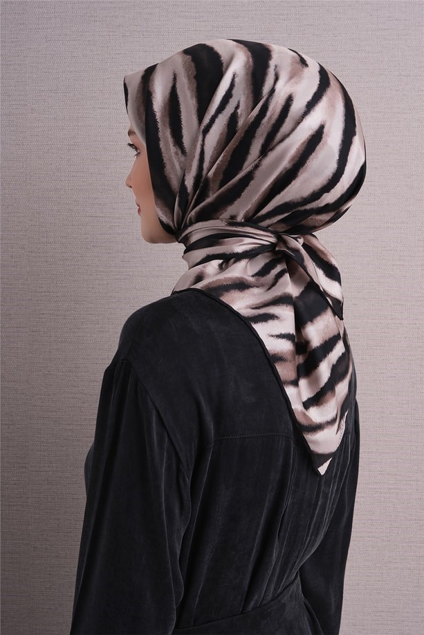 Armine Sura Saf İpek Eşarp 9629 02 Vizon Zebra Desen 